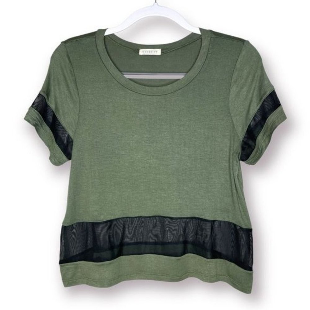 NWOT Occasion Juniors Size L Green Black Mesh Inset Boxy Cropped Lightweight Tee